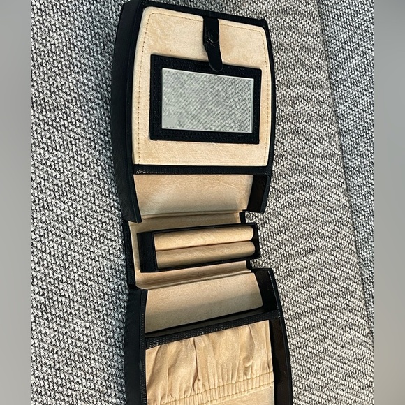 Black Pebbled  Travel Jewelry Case Mirror, Hard Outer Snap Case Gold Closure - Picture 10 of 16